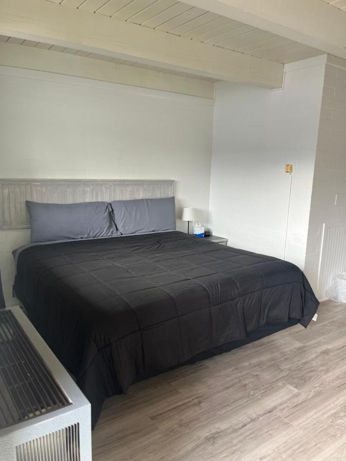 Thunderbird Motel Поукателоу Екстериор снимка